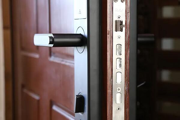 寧海防盜門(mén)維修